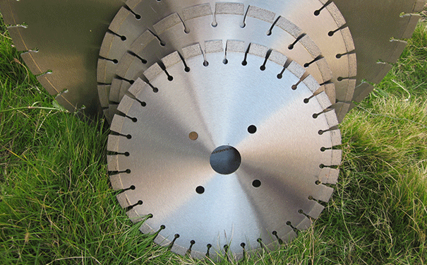 隨金剛石鋸片行業(yè)發(fā)展石材切割片那么多到底選擇誰？