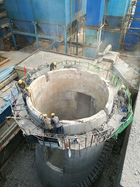 煙囪膨脹破碎拆除法：