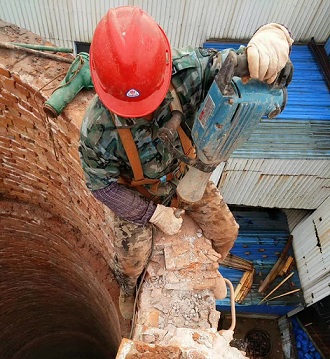 煙囪如何人工拆除