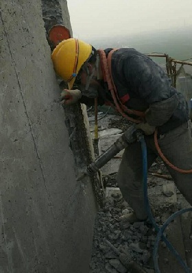 拆除煙囪工程特點(diǎn)及安全保證措施