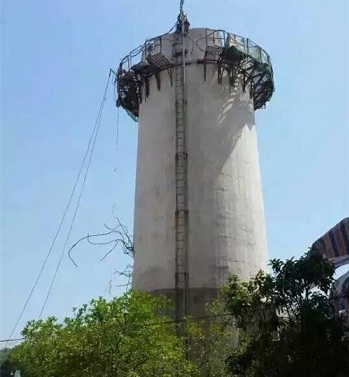 鳳城瀏陽(yáng)煙囪拆除