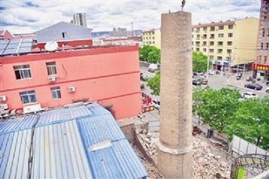 鳳城長(zhǎng)沙煙囪拆除