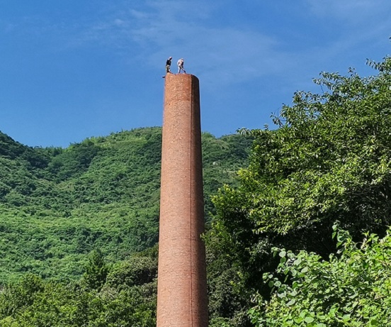 煙囪人工拆除施工對現(xiàn)場環(huán)境有哪些管理要求？