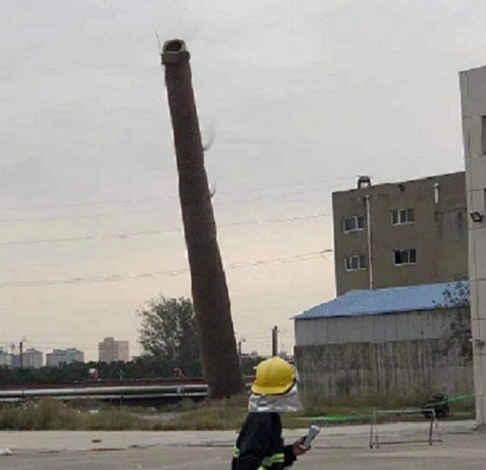 煙囪定向爆破-正確方法