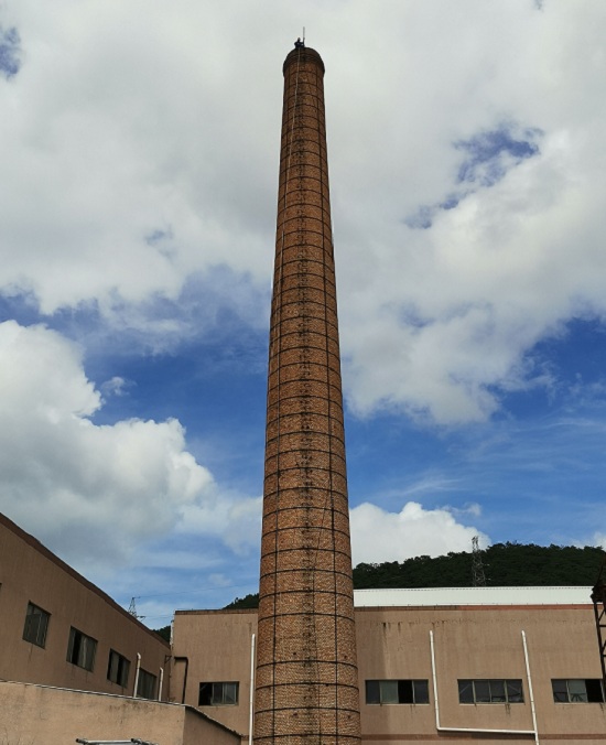 磚煙囪拆除-沒有場地的情況下人工拆除