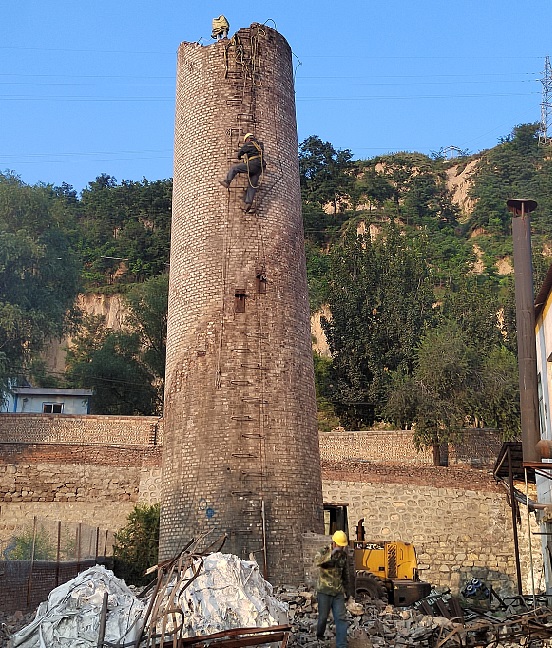 ?煙囪人工拆除專項(xiàng)施工方案