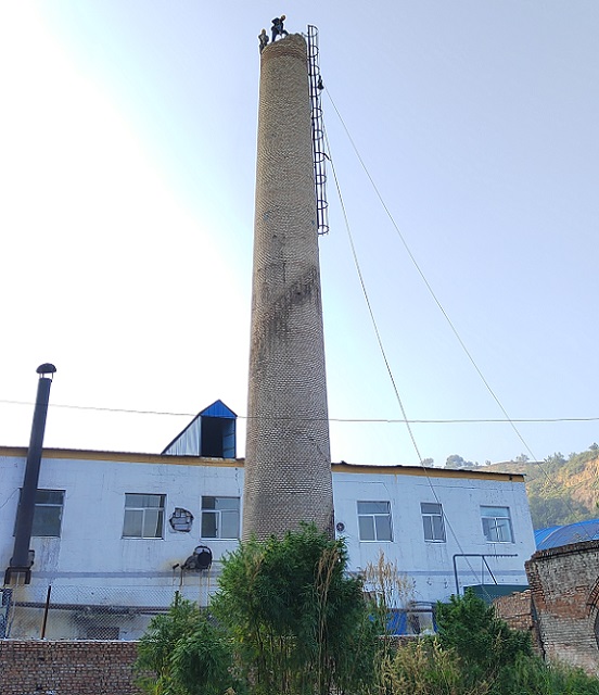 龍口煙囪拆除公司 專業(yè)資質(zhì) 持證上崗