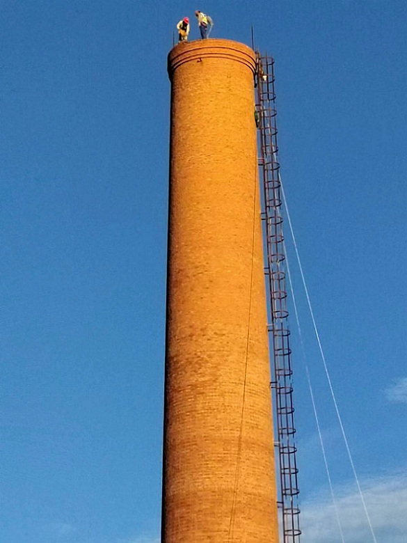 煙囪拆除公司如何確保人工拆煙筒安全實(shí)施