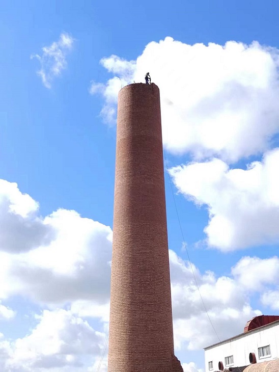 煙囪人工拆除公司技術(shù)超前