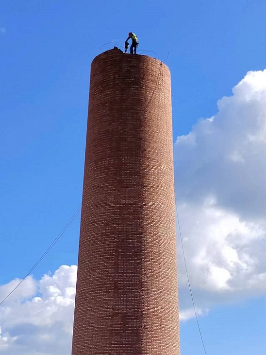 煙囪拆除公司對危舊煙囪如何消除安全隱患的！