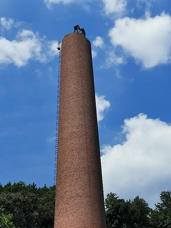 煙囪拆除：根據(jù)實際情況制定合適的施工方案