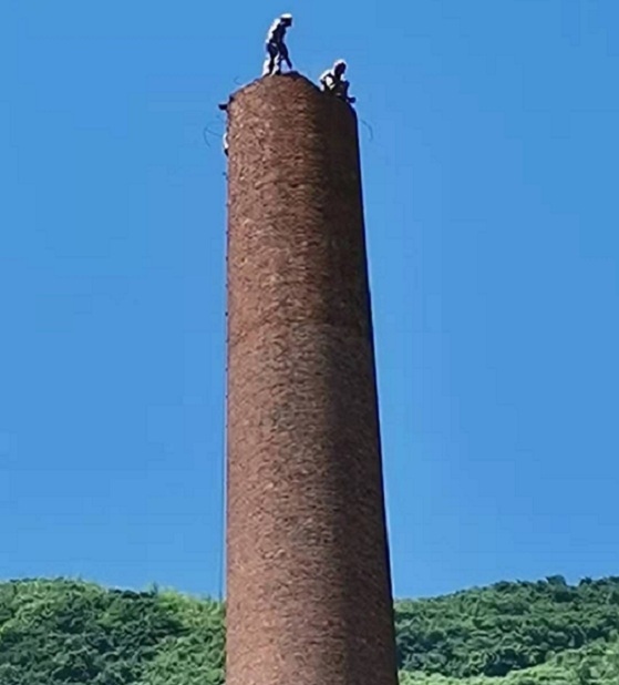 煙囪拆除公司:專業(yè)鑄就信賴，安全成就未來