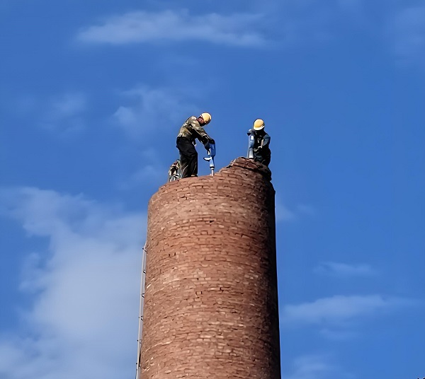 煙囪拆除難題咋破？專(zhuān)項(xiàng)方案給你專(zhuān)業(yè)答案！